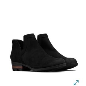 SOREL Lola cut out bootie